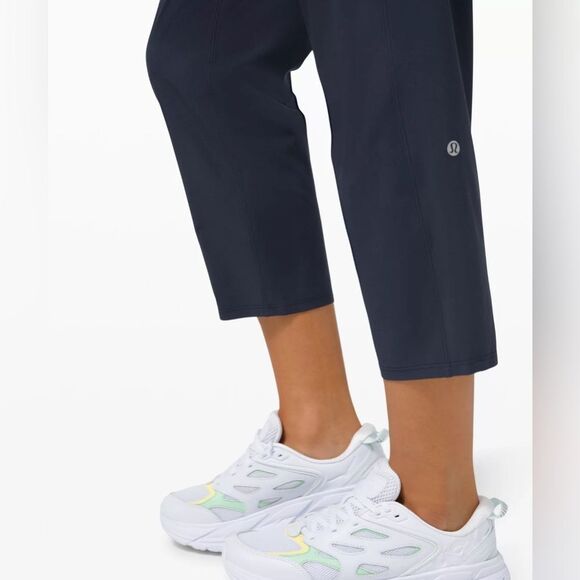 NWT Lululemon Ease Back In Navy Blue Mid Rise Crop Pant Swift Fabric - Picture 3 of 6